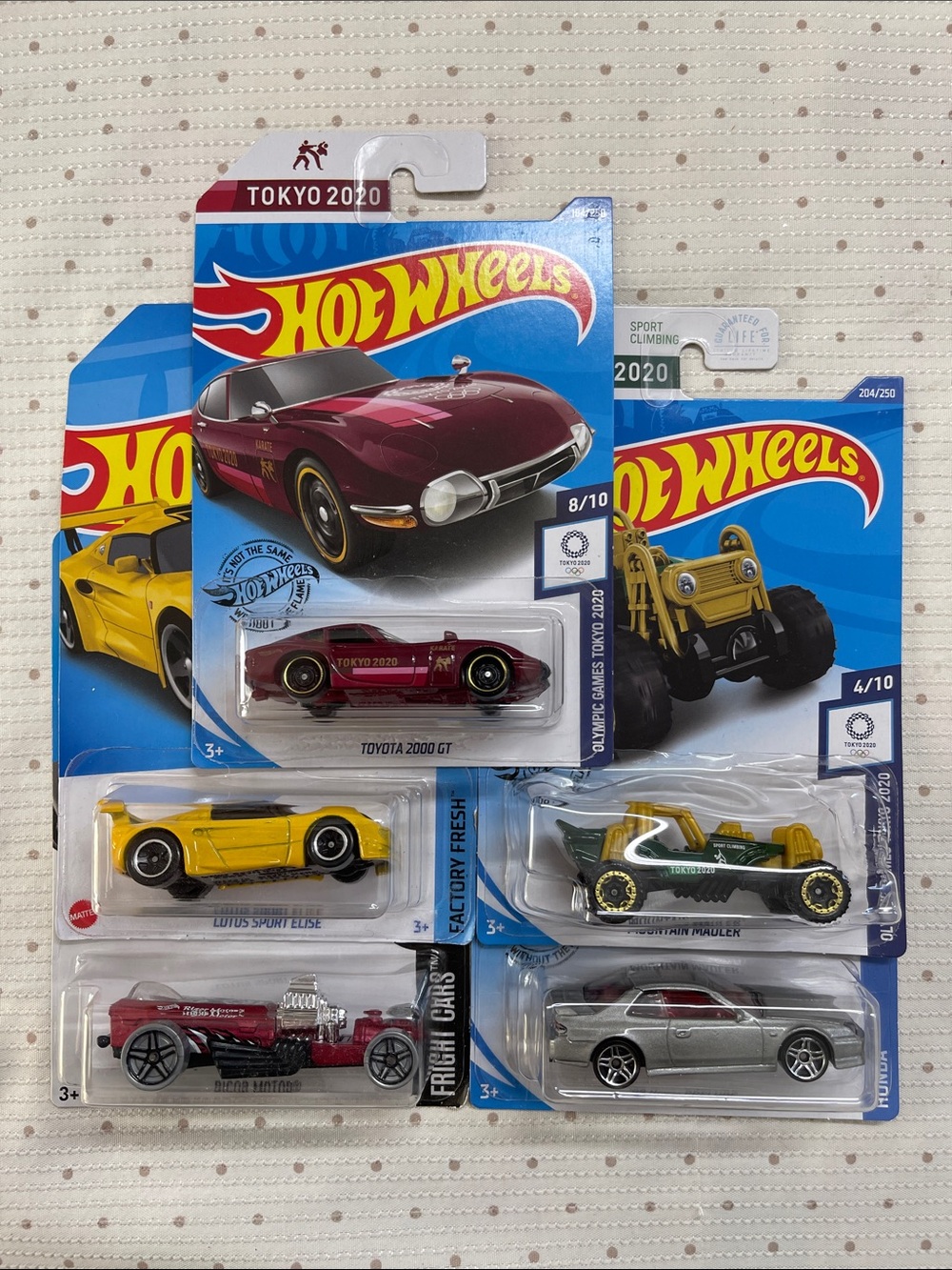 Hot wheels bundle Toyota 2000 GT, Honda, Mountain Mauler Toy Cars
